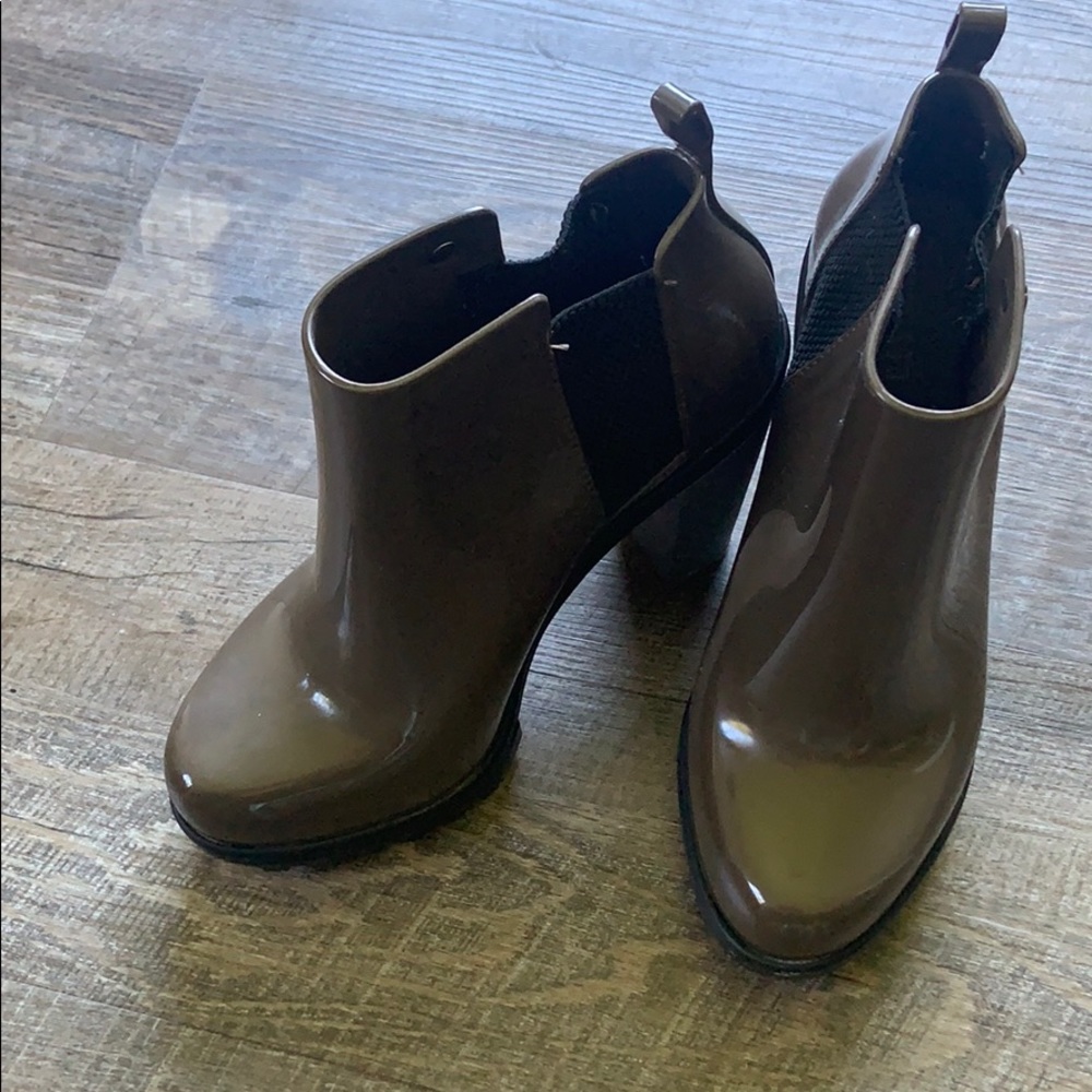 MEL BY MELISSA
 CHELSEA ANKLE BOOT